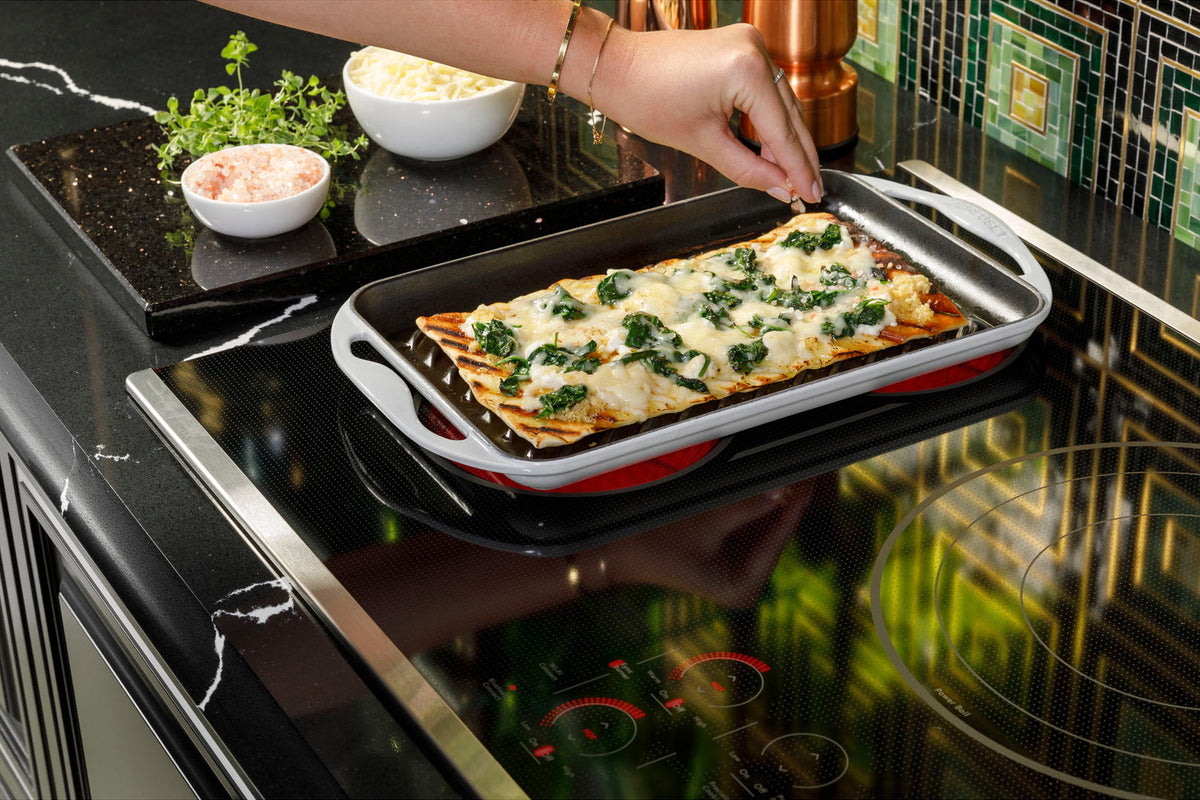 30" Smart 5-Element Electric Cooktop in Black with Power Boil on Tri- and Dual-Ring Elements