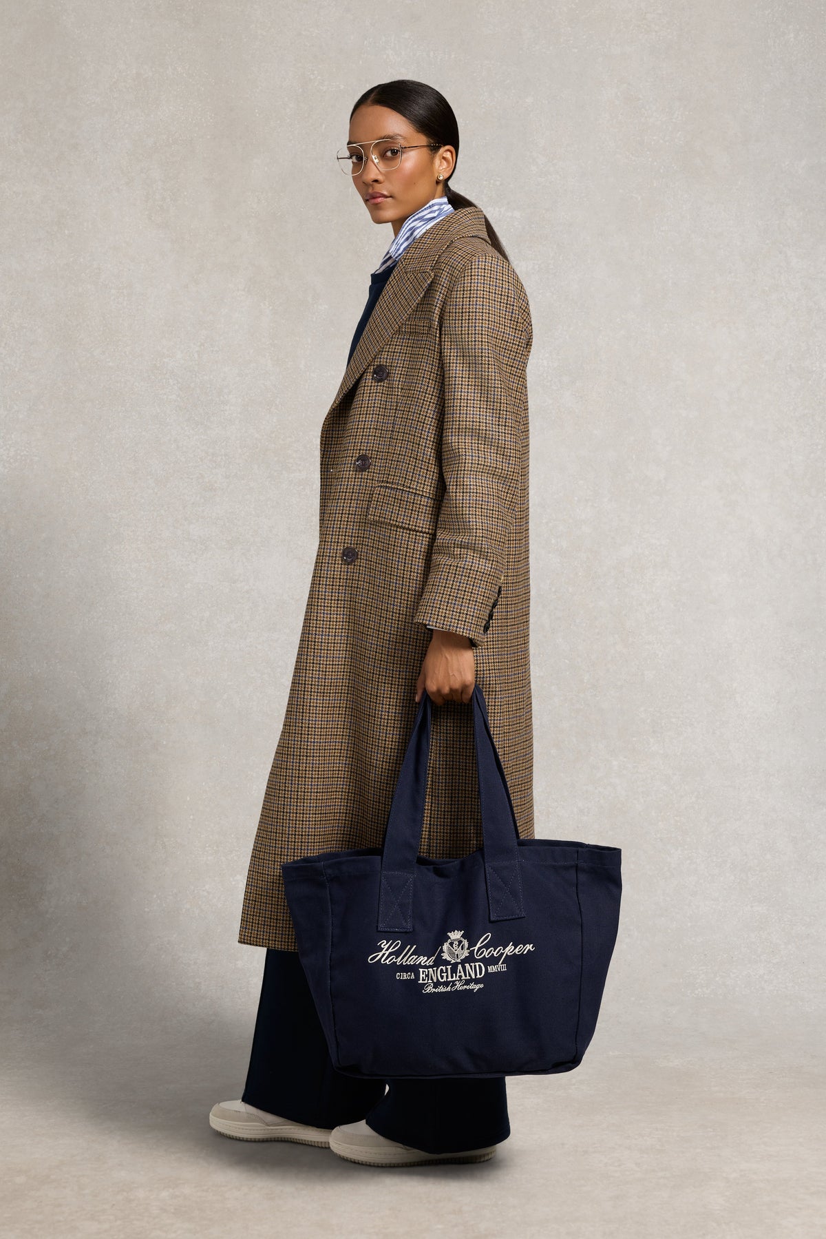 Essential Tote Bag (Navy Ecru)