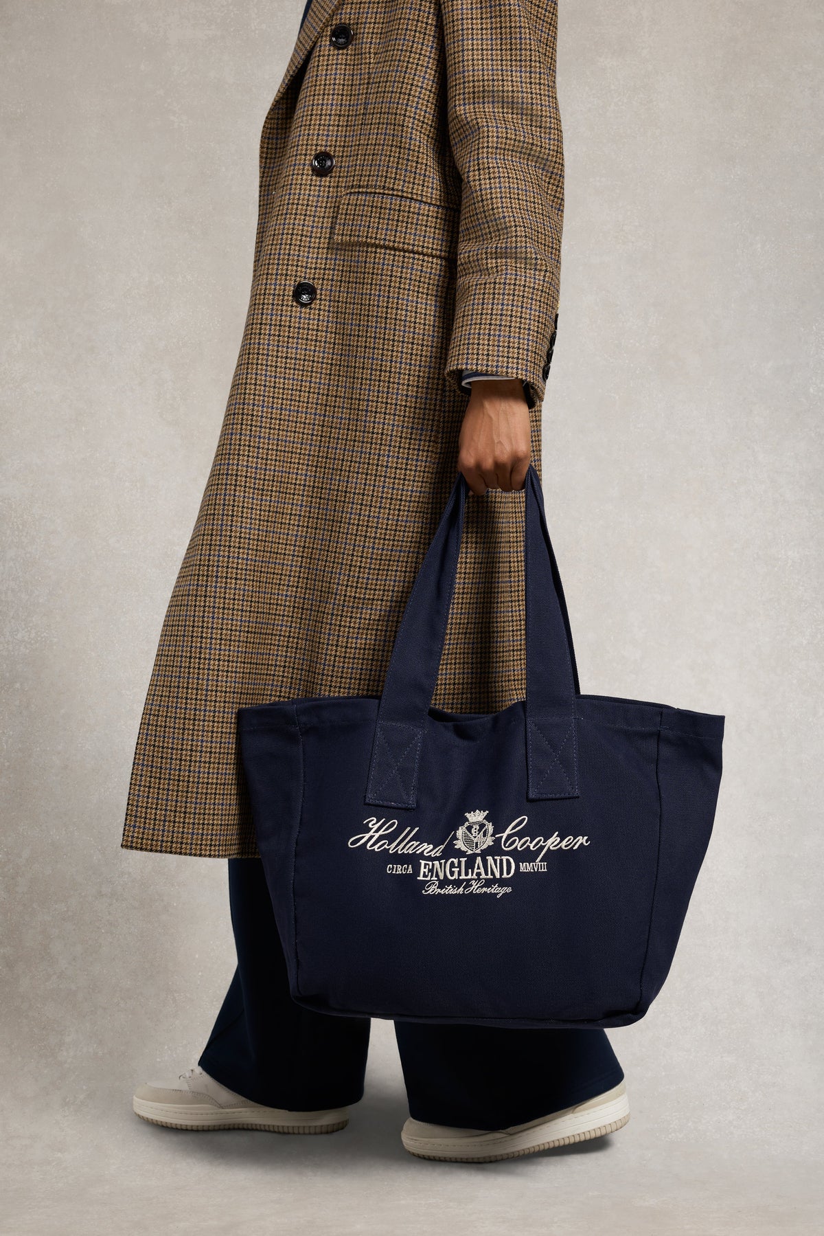 Essential Tote Bag (Navy Ecru)