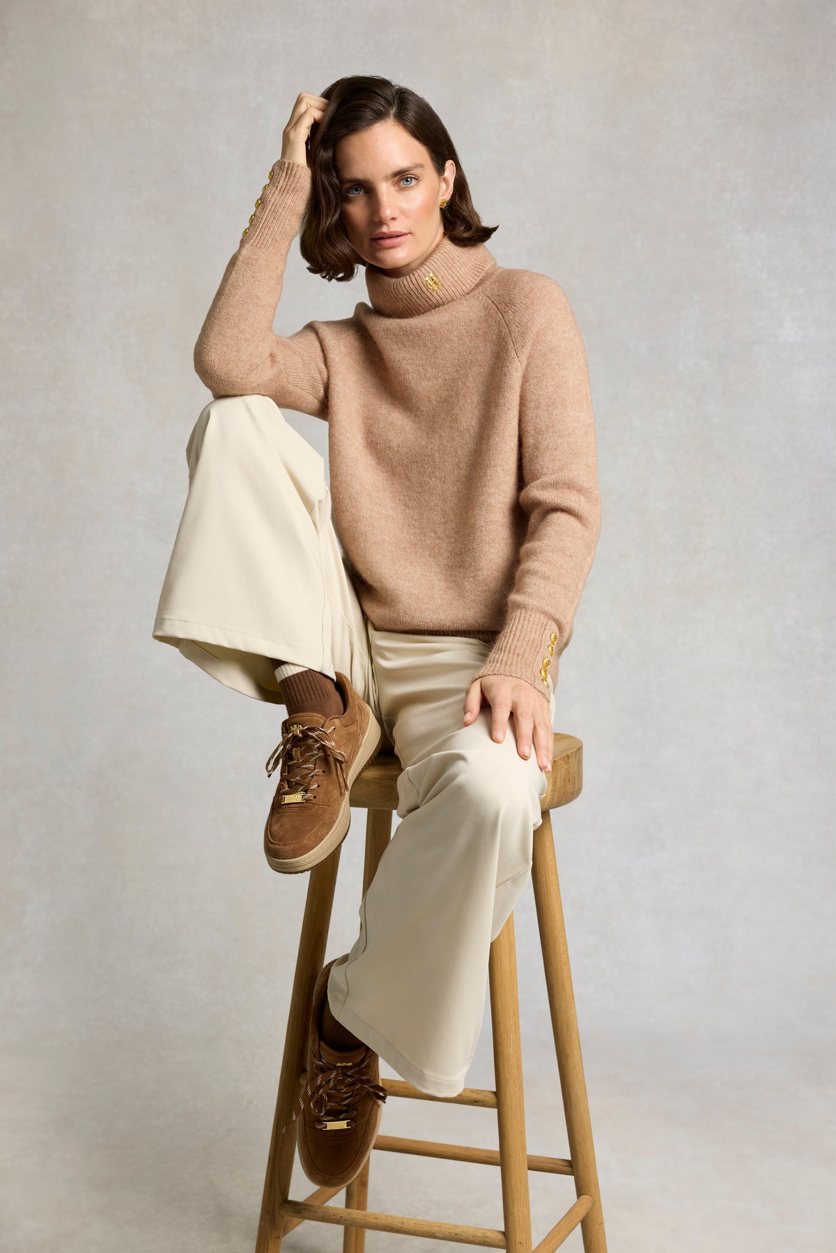 Retro Trainer (Tan)