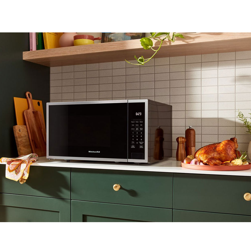 1.6 CuFt 1200 Watt Countertop Microwave in Stainless Steel