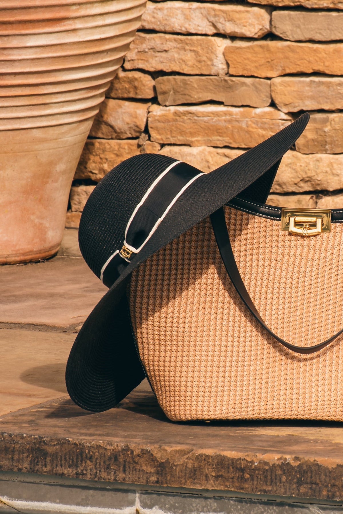 Amalfi Wide Brim Hat (Black Black)