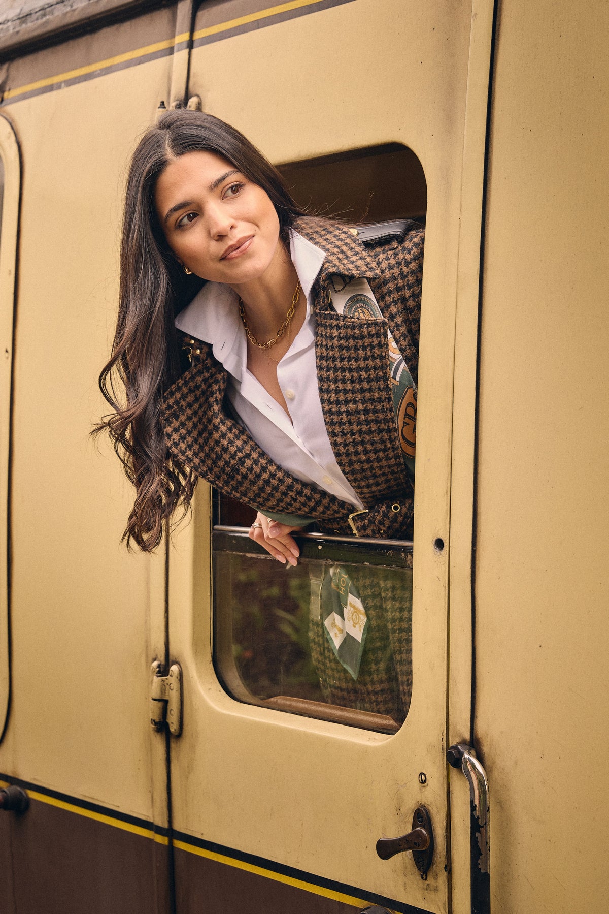 Samantha Guerrero's Look (Chocolate Houndstooth)