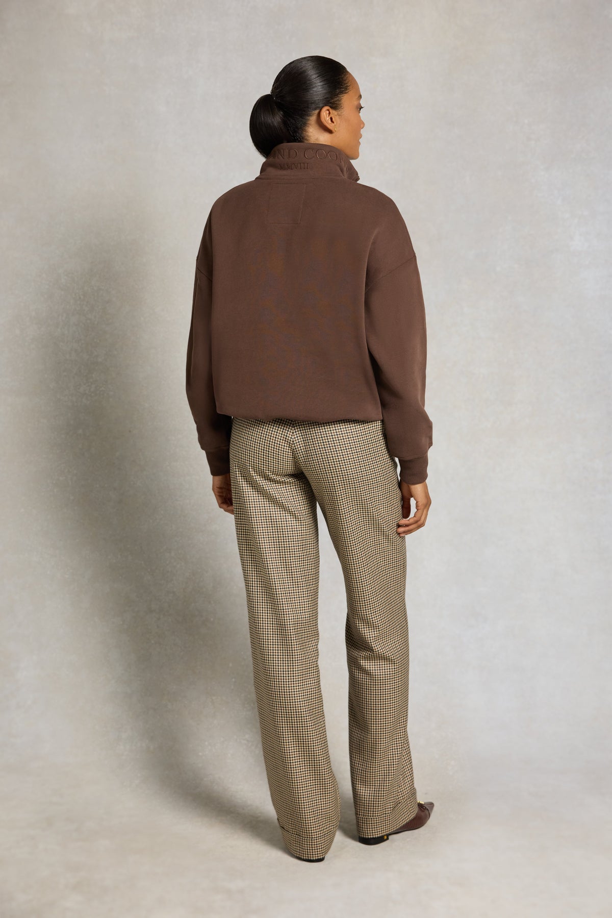 Essential Relaxed Quarter Zip Sweat (Walnut)
