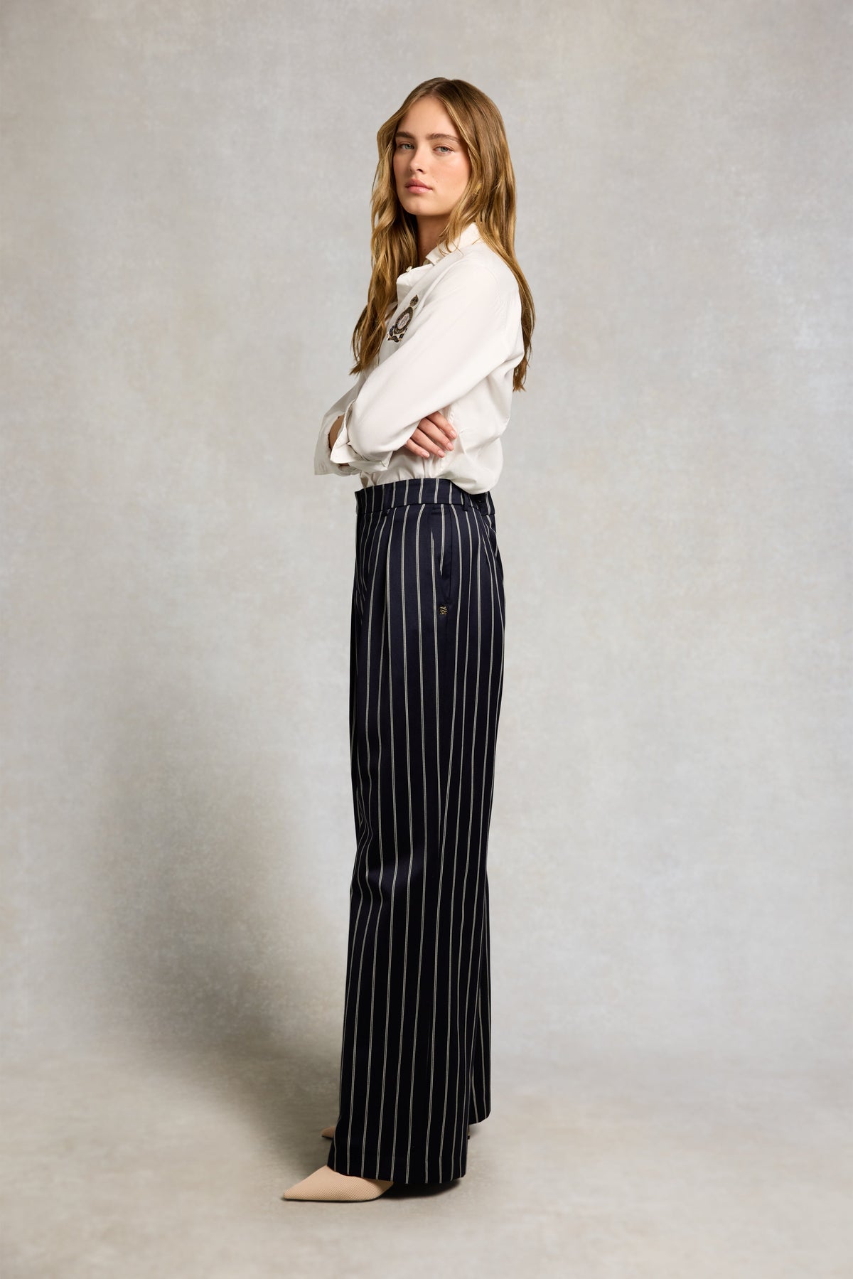 Shoreditch Pleated Trouser (Ink Navy Wide Stripe)