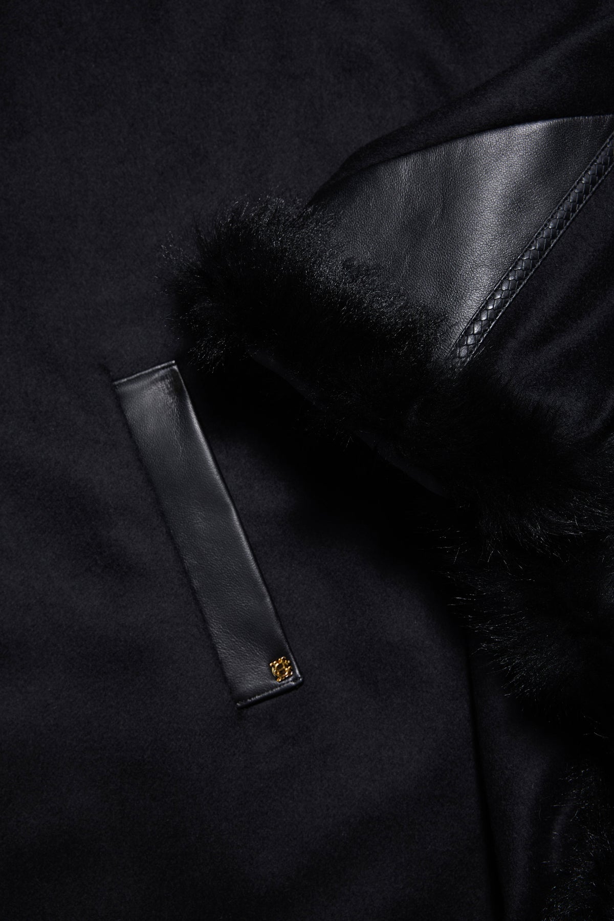 Kensington Gold Label Cape (Soft Black)