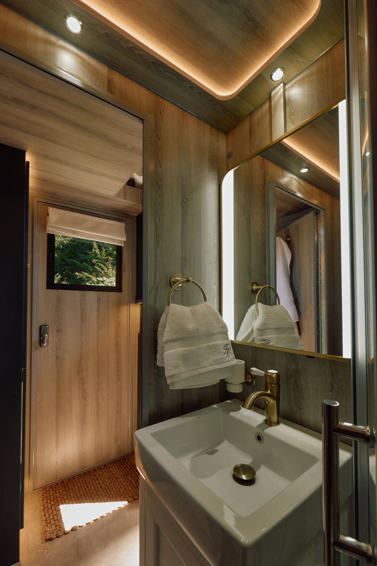 Holland Cooper x Bloomfields Horseboxes