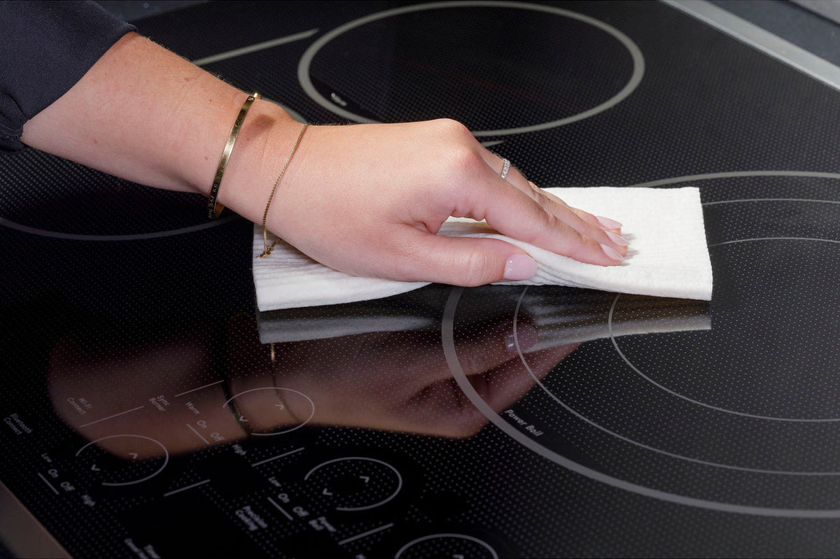 30" Smart 5-Element Electric Cooktop in Black with Power Boil on Tri- and Dual-Ring Elements