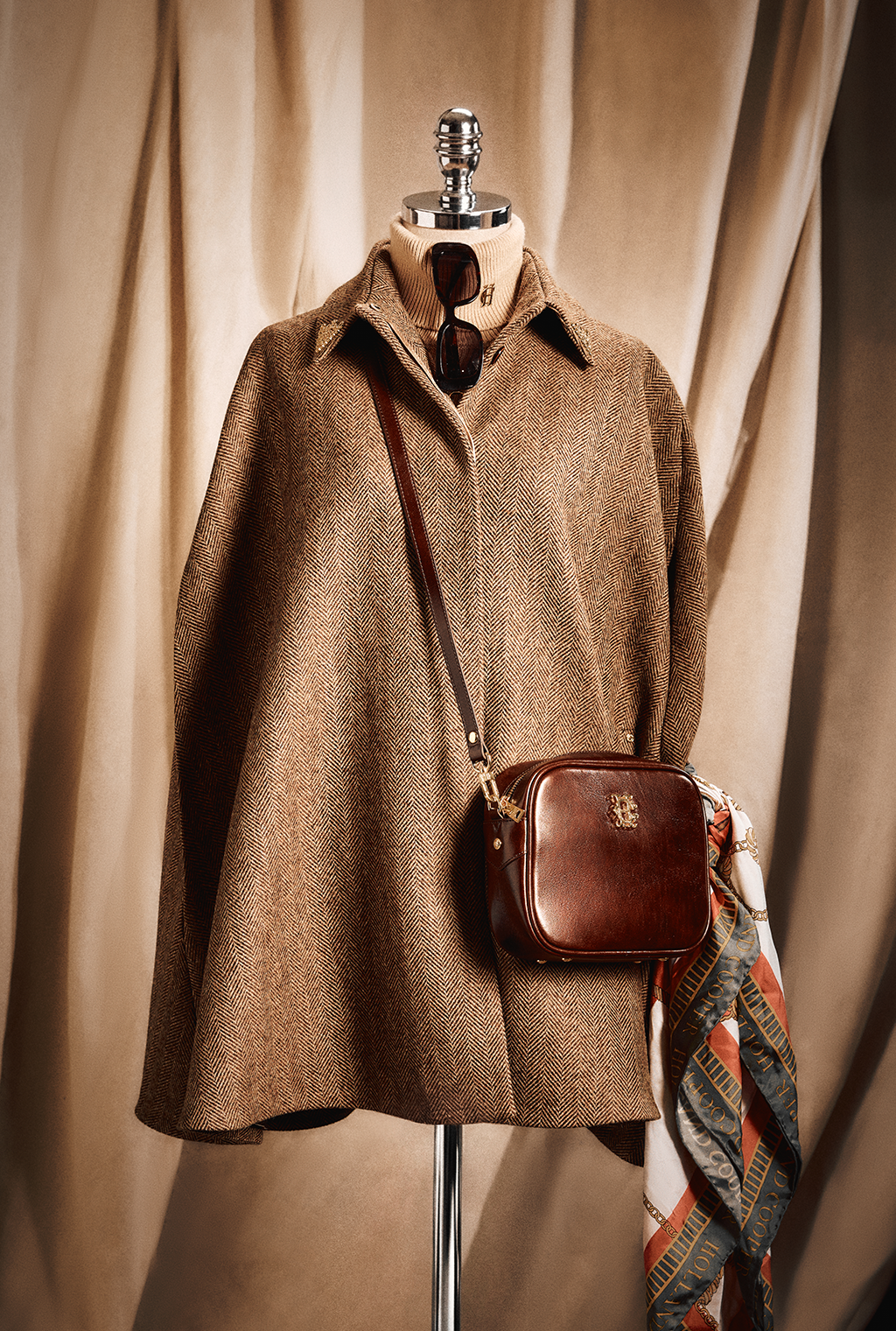 Knightsbridge Cape (Large Scale Brown Herringbone)