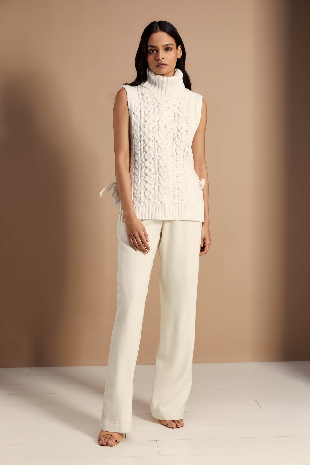 Sleeveless Knit (Natural)