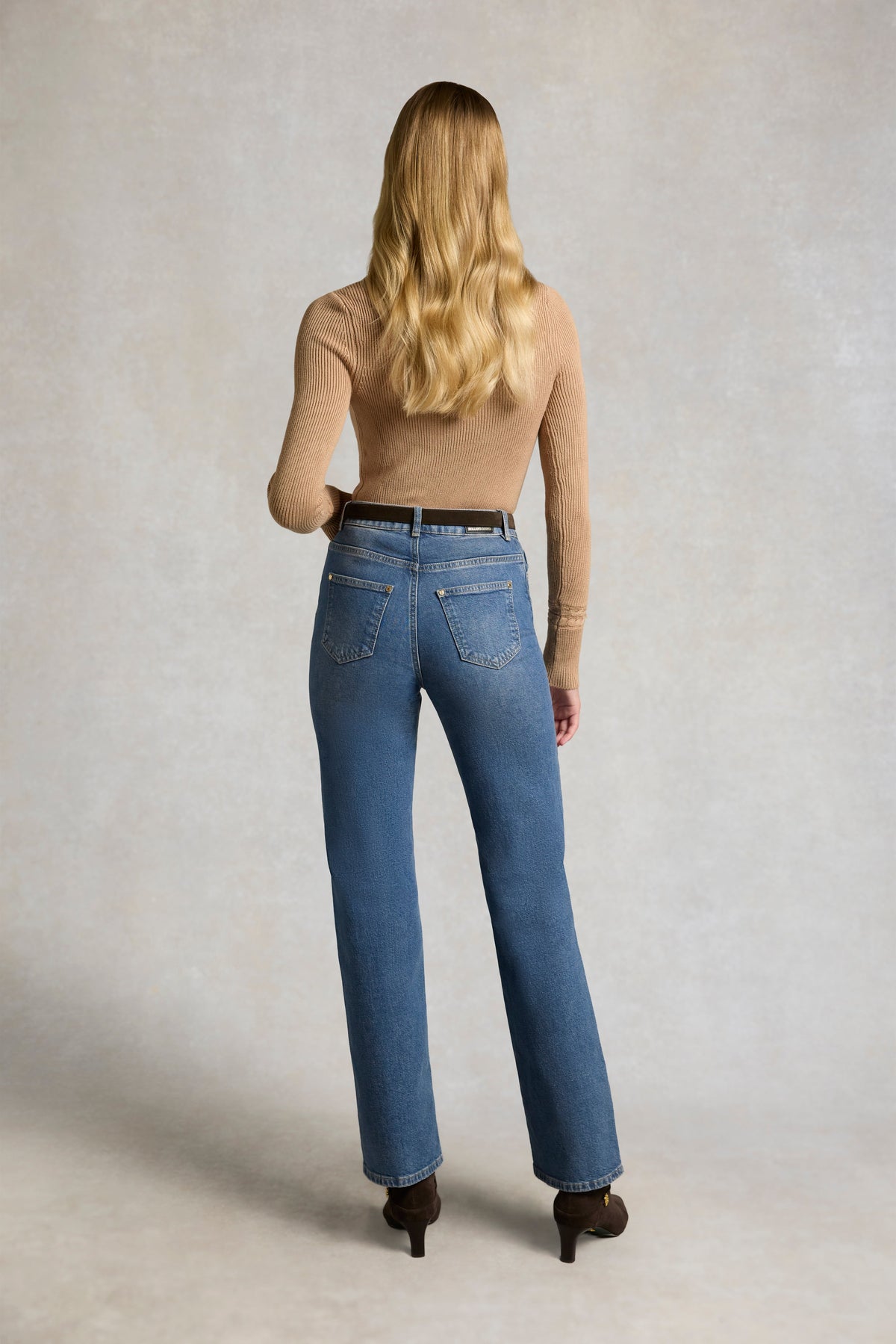 Classic Straight Jean (Mid Denim)