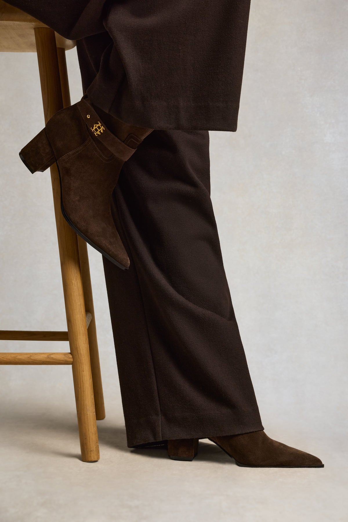 Marlborough Mid Heel Ankle Boot (Chocolate Suede)