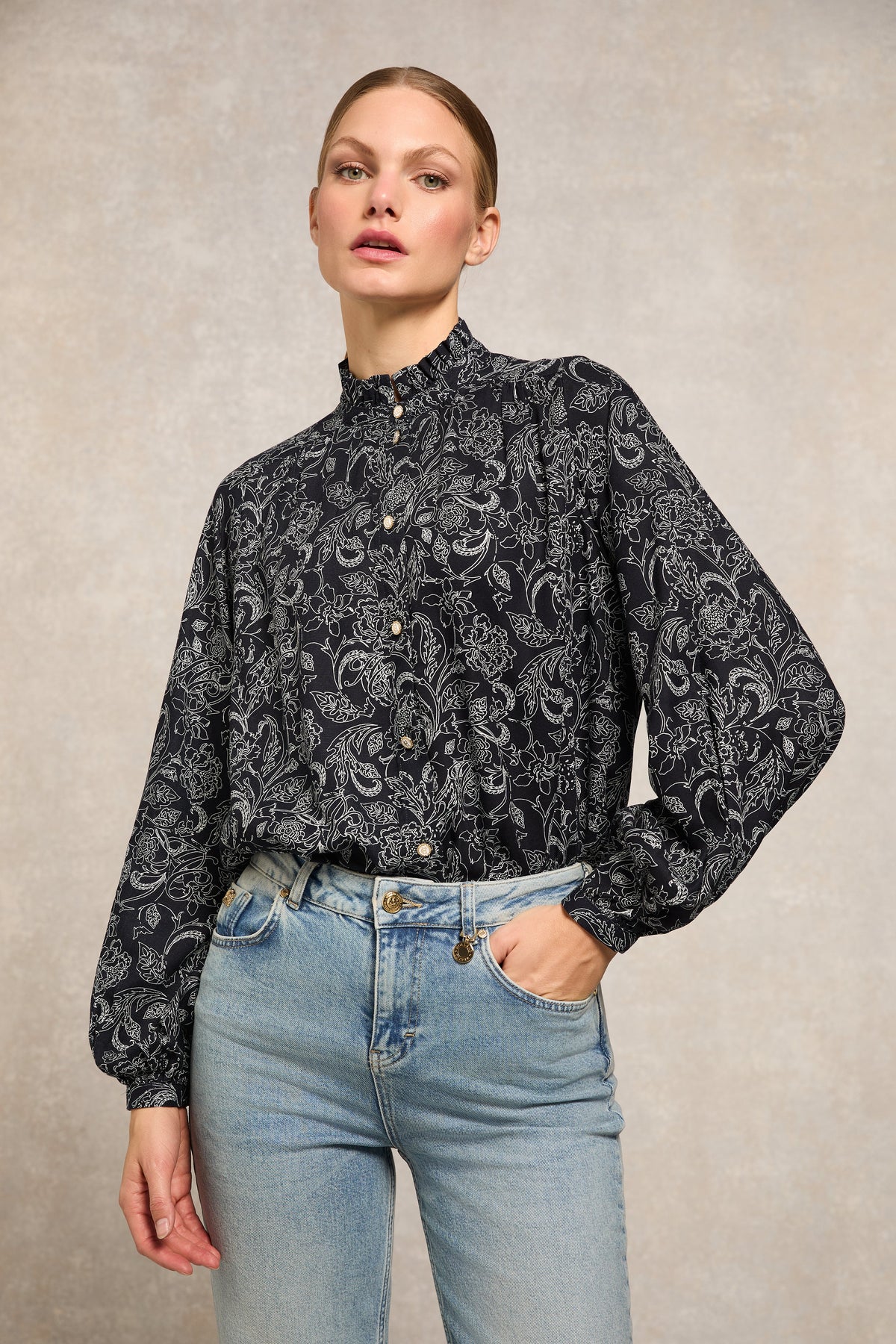 Lilibet Blouse (Navy Floral)