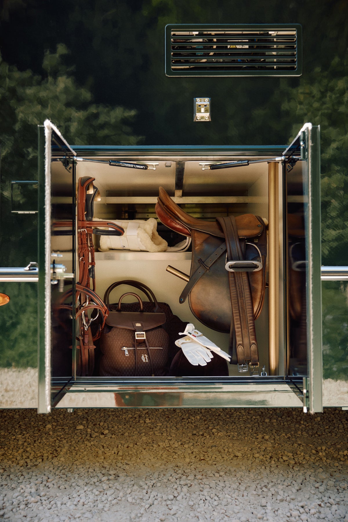Holland Cooper x Bloomfields Horseboxes