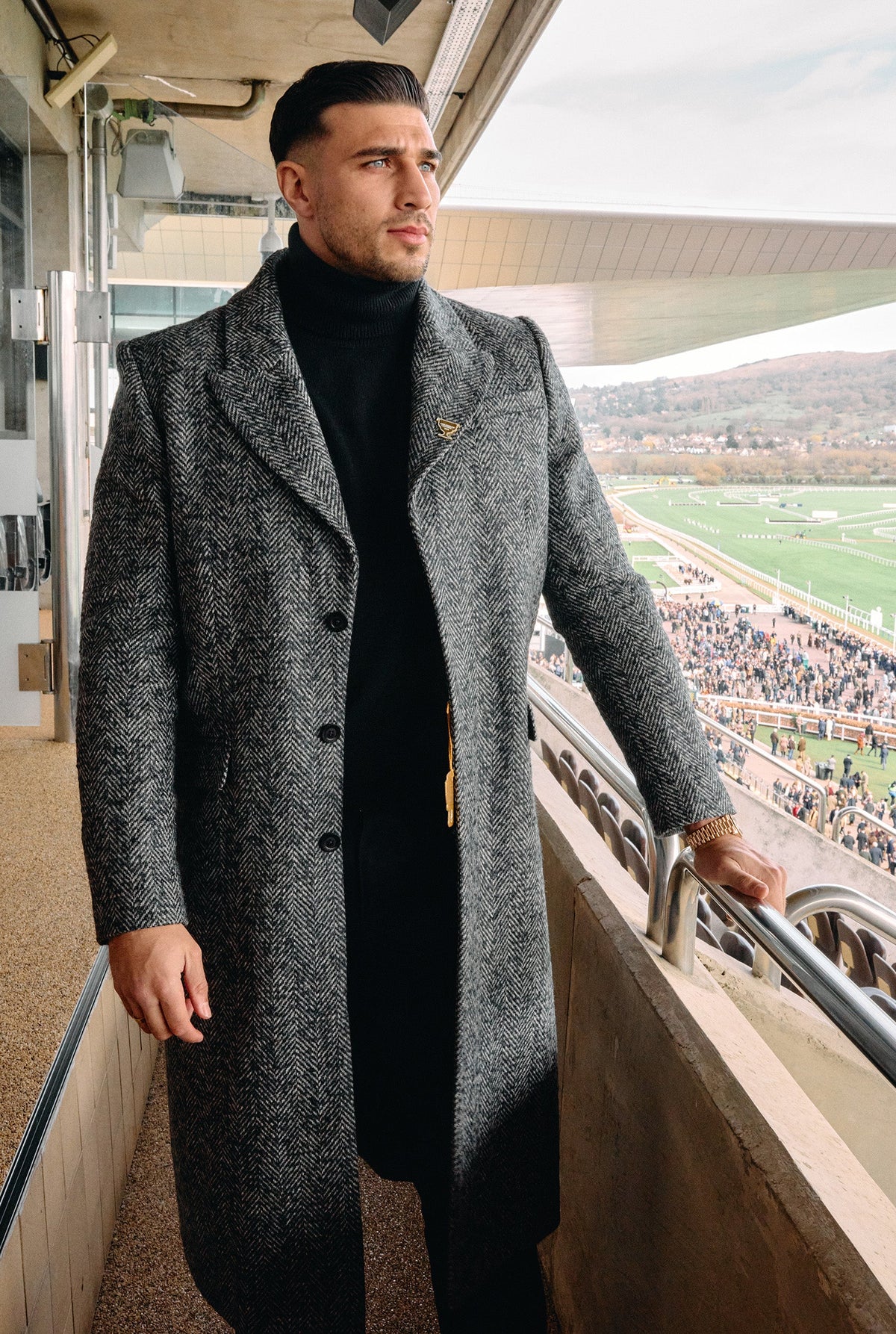 Tommy Fury's Cheltenham Look (Ebony Herringbone)