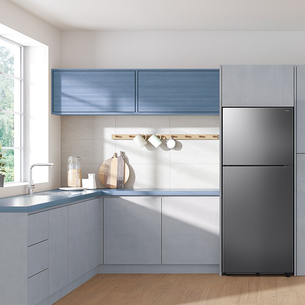 18 CuFt Top Freezer Refrigerator - Stainless Steel