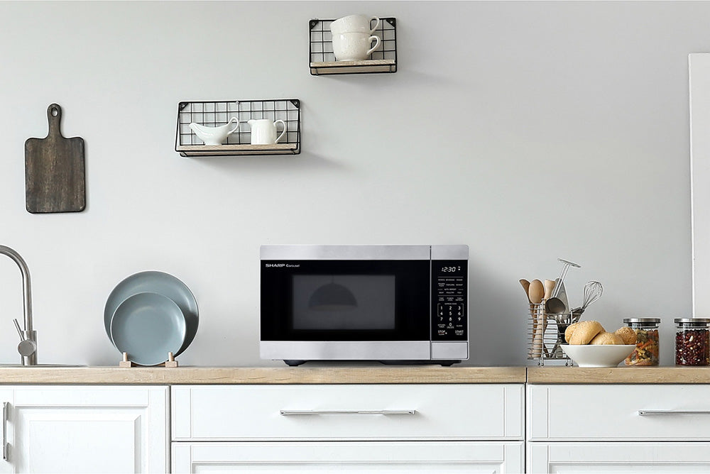 0.9 CuFt 900W Countertop Microwave in Stainless Steel