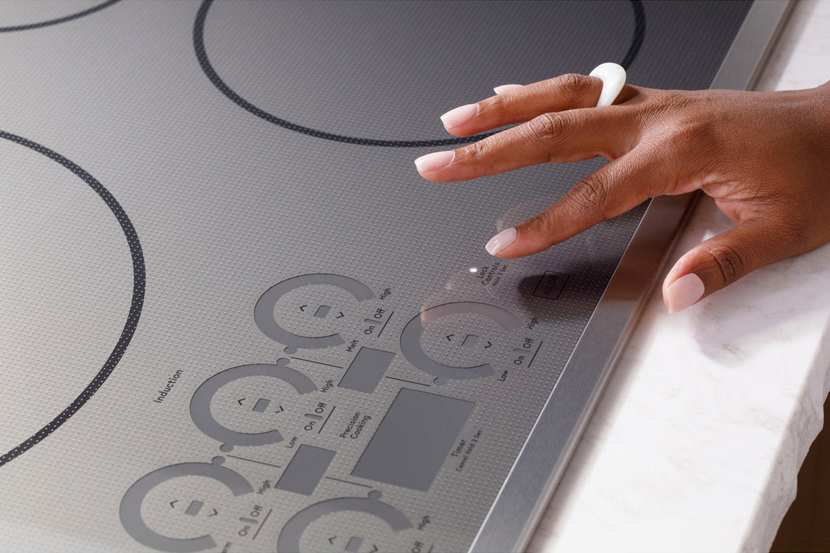 30" Smart 4-Element Induction Cooktop in Stainless Steel with Synchronized Elements
