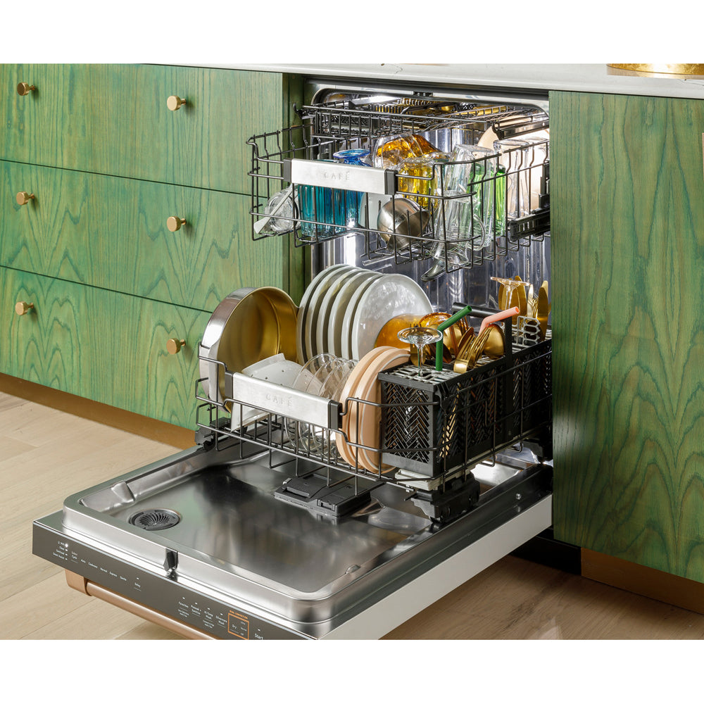 39 dBA CustomFit Stainless Interior Smart Dishwasher in Matte White