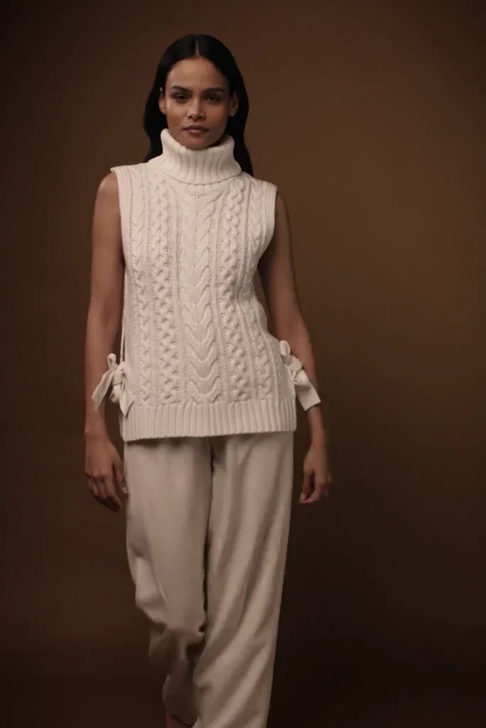 Sleeveless Knit (Natural)